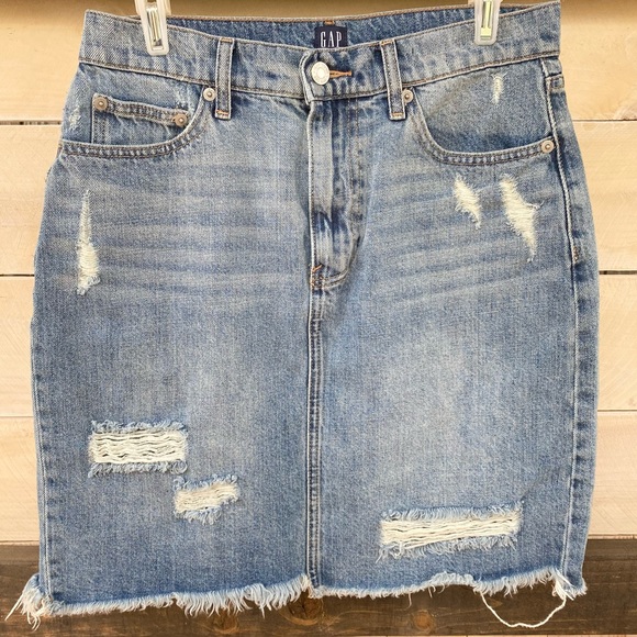 Gap Distressed Denim Skirt Size 27 - Picture 1 of 7